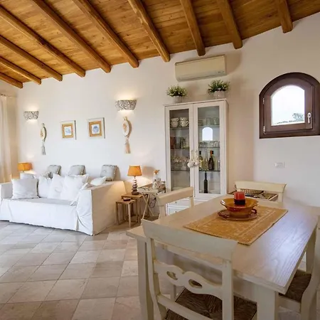 Hotel In Punta Molara 44928